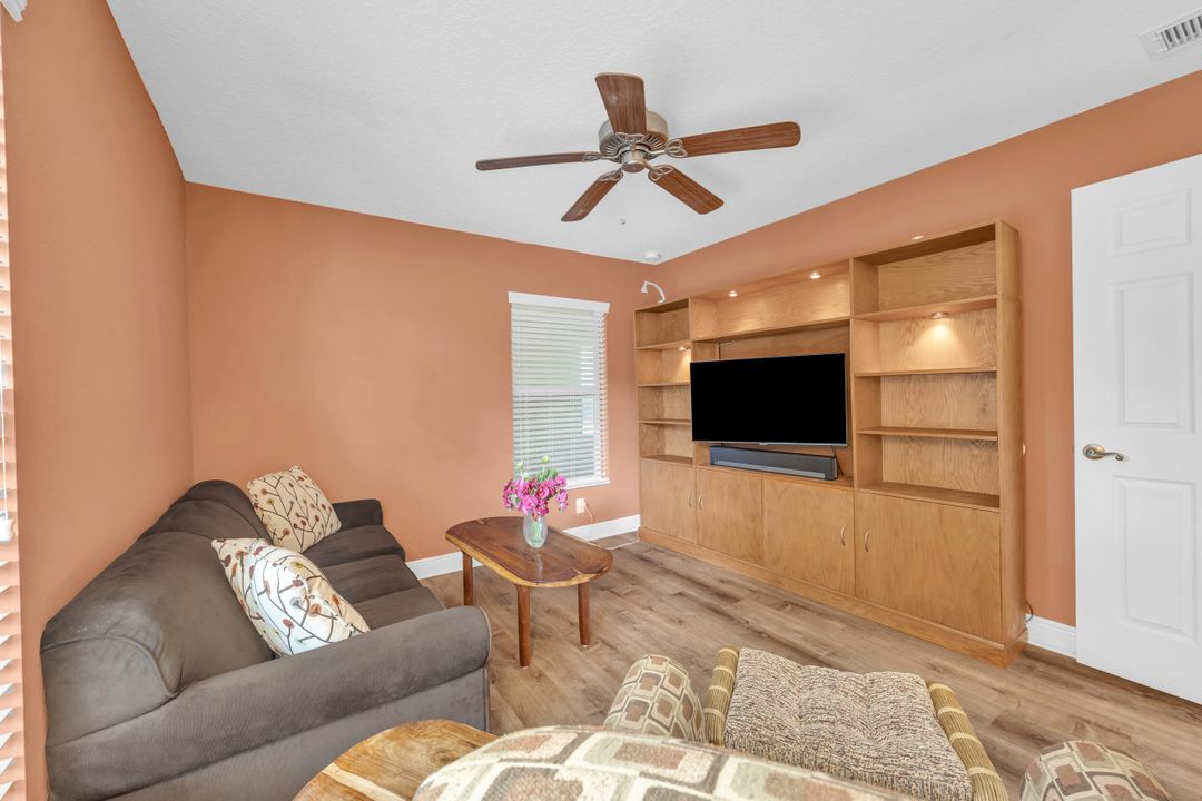 Activo con contrato: $425,000 (3 camas, 2 baños, 2226 Pies cuadrados)