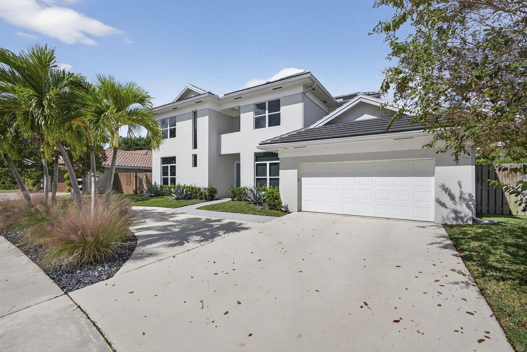 For Sale: $1,695,000 (5 beds, 4 baths, 3978 Square Feet)