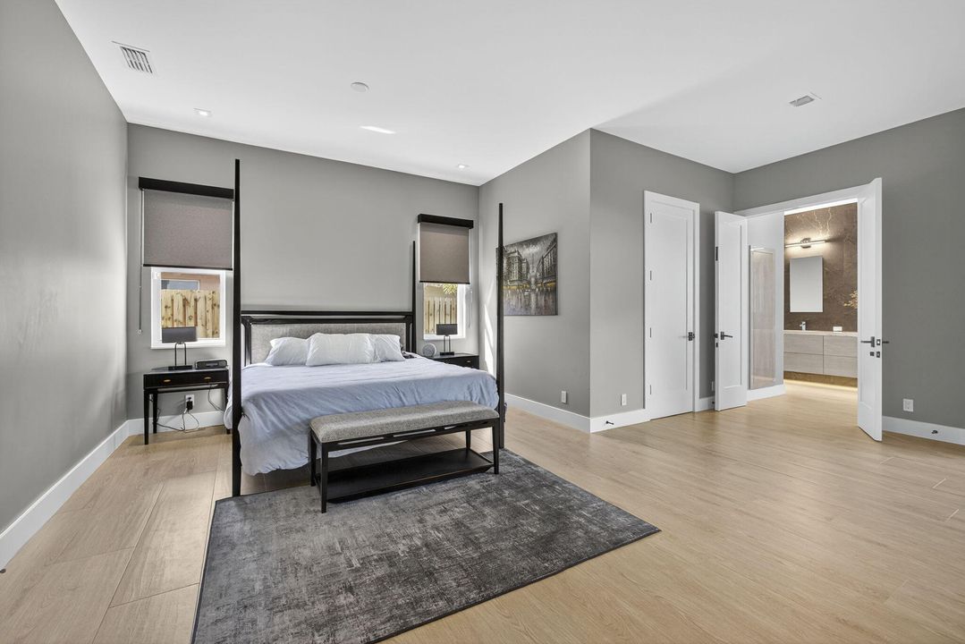 For Sale: $1,695,000 (5 beds, 4 baths, 3978 Square Feet)