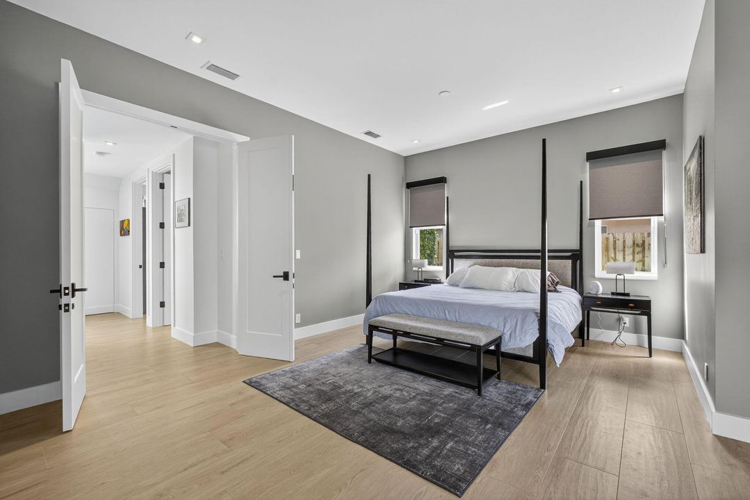 For Sale: $1,695,000 (5 beds, 4 baths, 3978 Square Feet)