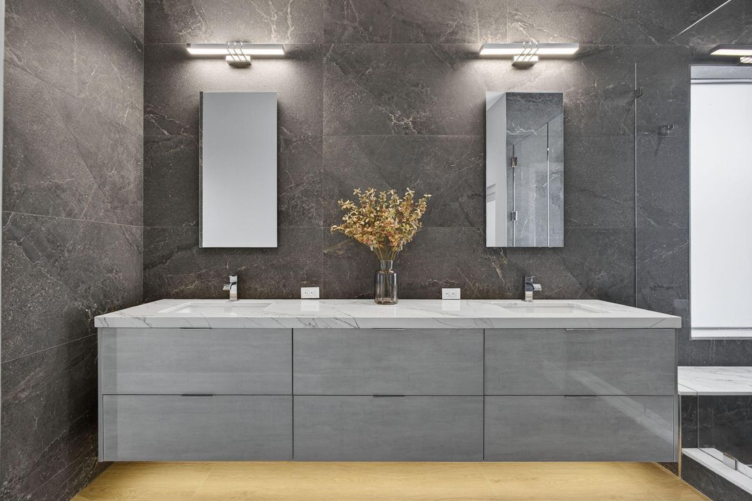 For Sale: $1,695,000 (5 beds, 4 baths, 3978 Square Feet)