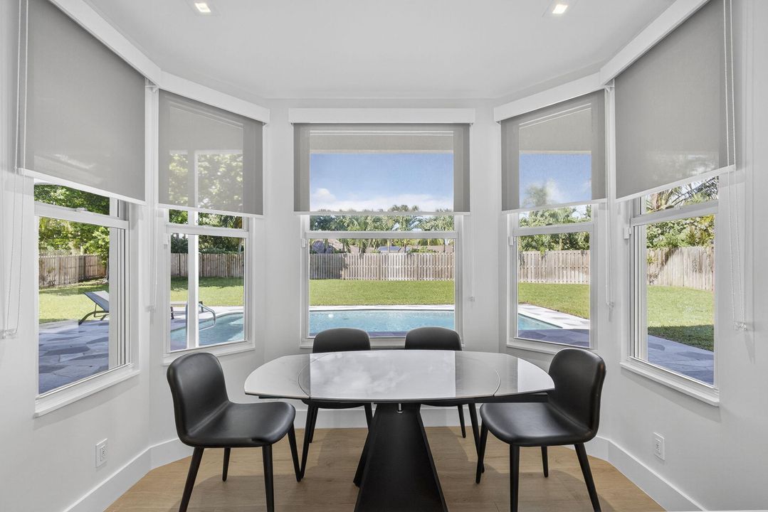 For Sale: $1,695,000 (5 beds, 4 baths, 3978 Square Feet)