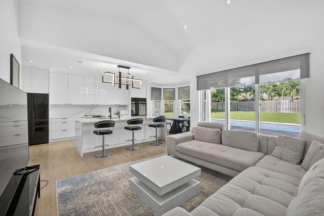 For Sale: $1,695,000 (5 beds, 4 baths, 3978 Square Feet)