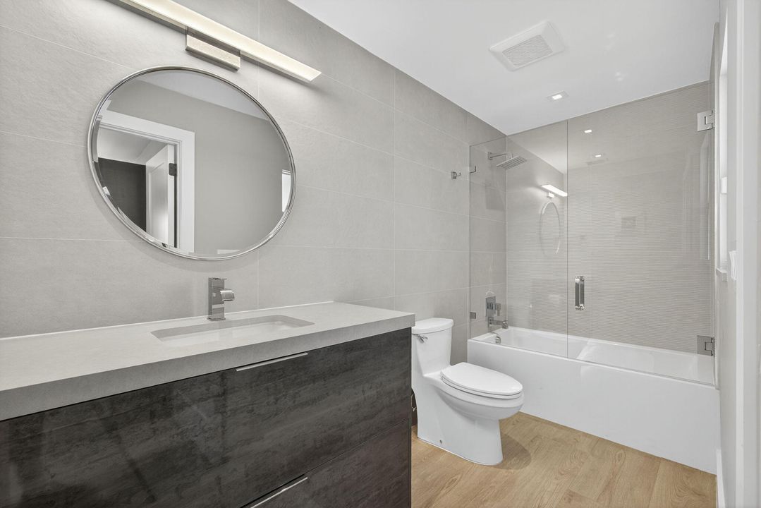 For Sale: $1,695,000 (5 beds, 4 baths, 3978 Square Feet)