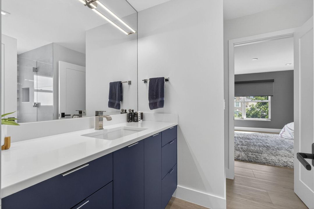 For Sale: $1,695,000 (5 beds, 4 baths, 3978 Square Feet)