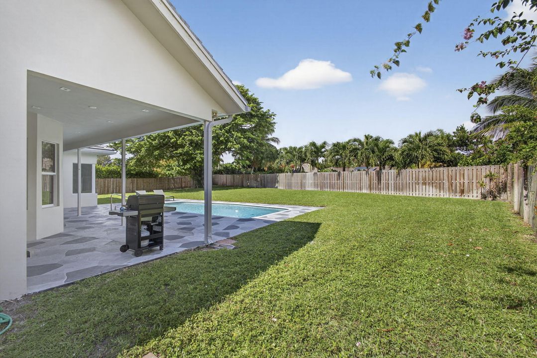 For Sale: $1,695,000 (5 beds, 4 baths, 3978 Square Feet)