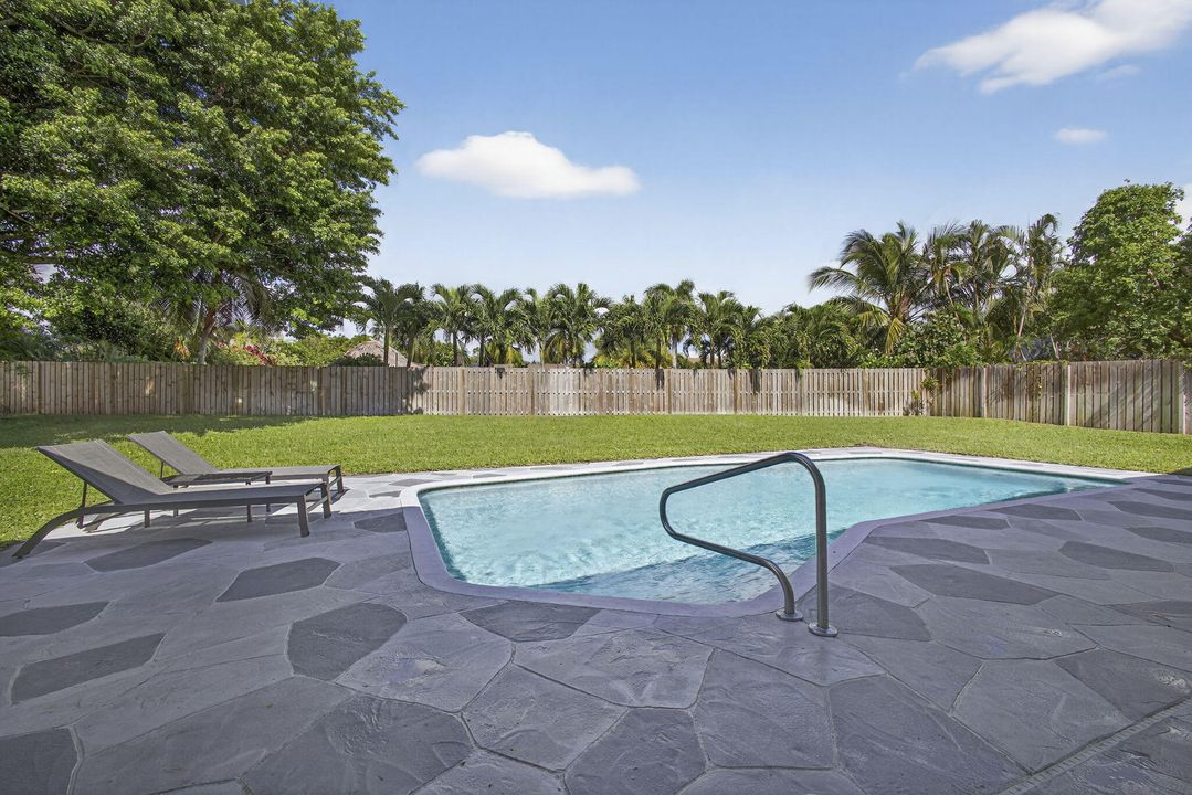 For Sale: $1,695,000 (5 beds, 4 baths, 3978 Square Feet)