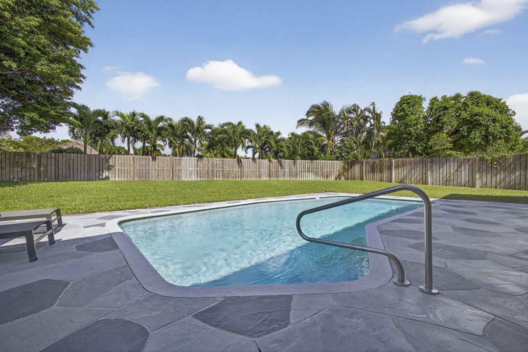 For Sale: $1,695,000 (5 beds, 4 baths, 3978 Square Feet)