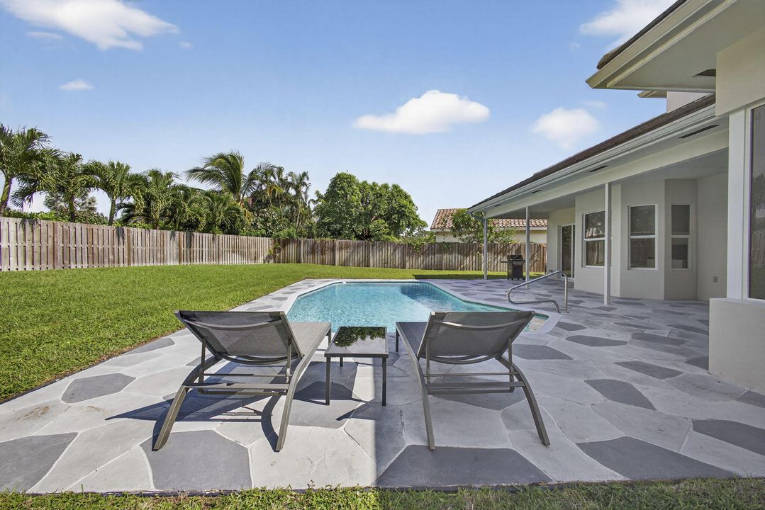 For Sale: $1,695,000 (5 beds, 4 baths, 3978 Square Feet)