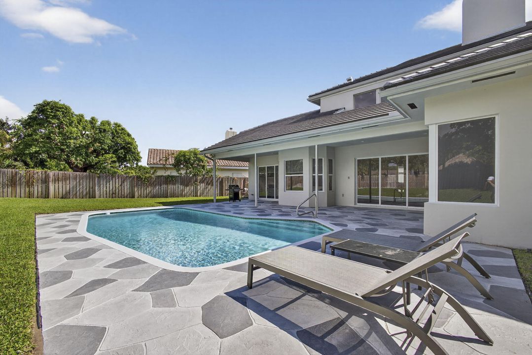 For Sale: $1,695,000 (5 beds, 4 baths, 3978 Square Feet)