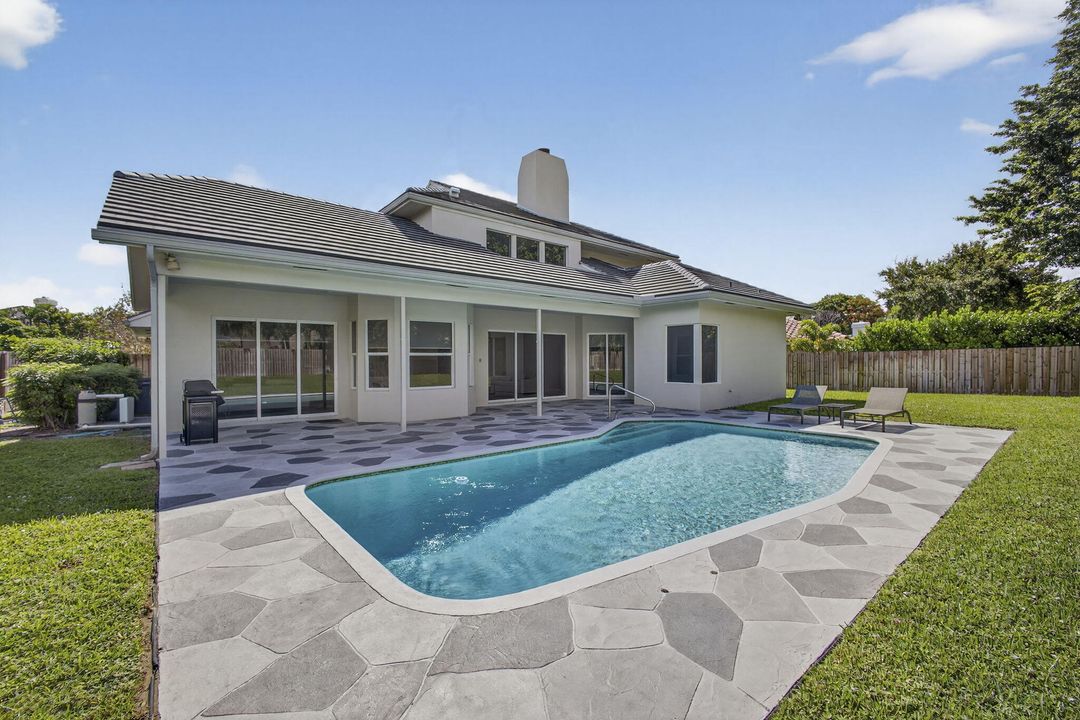 For Sale: $1,695,000 (5 beds, 4 baths, 3978 Square Feet)