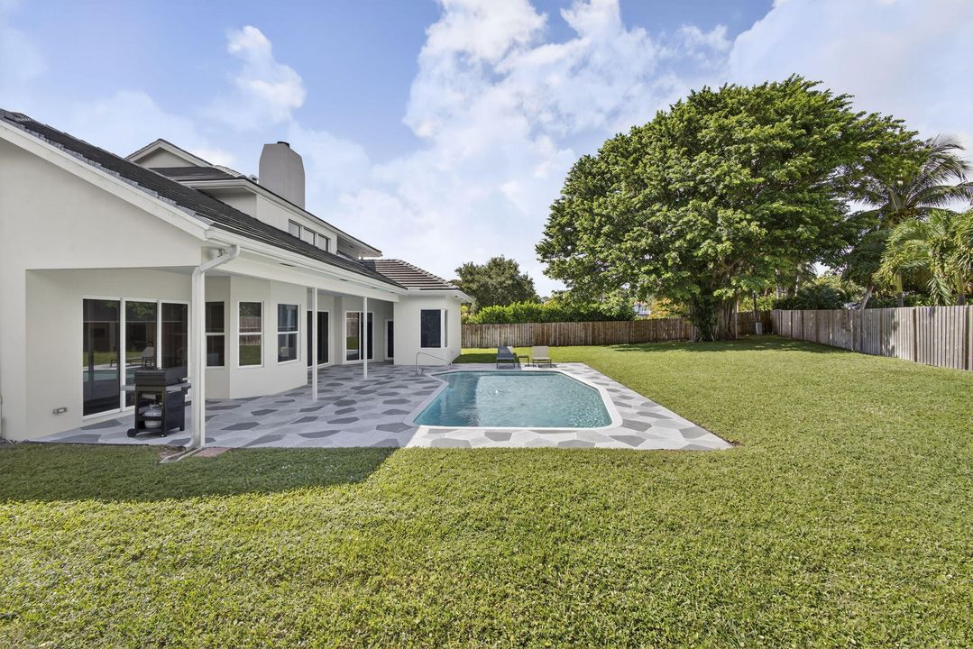 For Sale: $1,695,000 (5 beds, 4 baths, 3978 Square Feet)