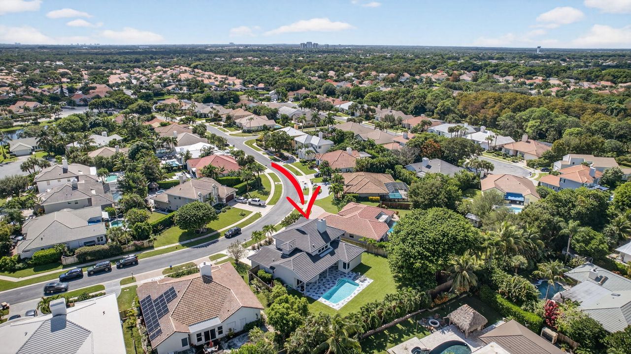 For Sale: $1,695,000 (5 beds, 4 baths, 3978 Square Feet)