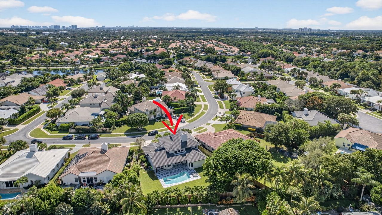 For Sale: $1,695,000 (5 beds, 4 baths, 3978 Square Feet)