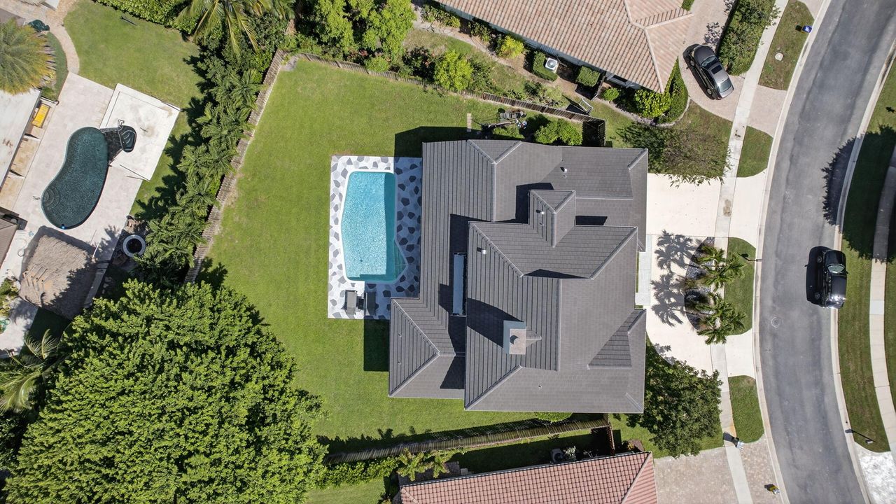 For Sale: $1,695,000 (5 beds, 4 baths, 3978 Square Feet)