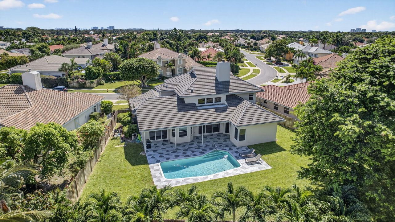 For Sale: $1,695,000 (5 beds, 4 baths, 3978 Square Feet)