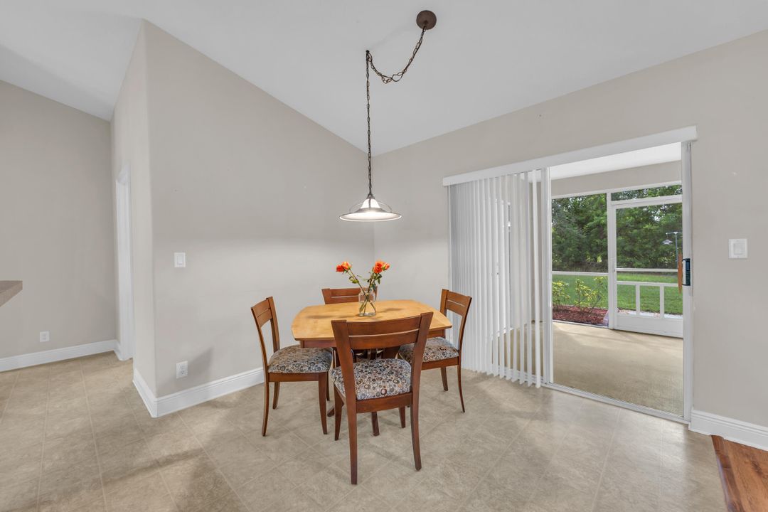 Activo con contrato: $425,000 (3 camas, 2 baños, 2226 Pies cuadrados)