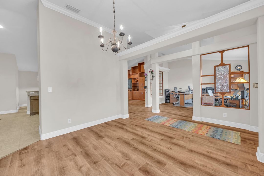 Activo con contrato: $425,000 (3 camas, 2 baños, 2226 Pies cuadrados)