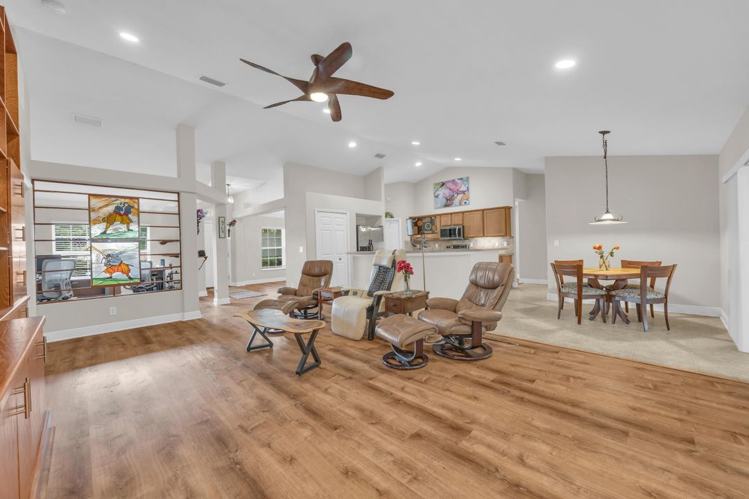 Activo con contrato: $425,000 (3 camas, 2 baños, 2226 Pies cuadrados)