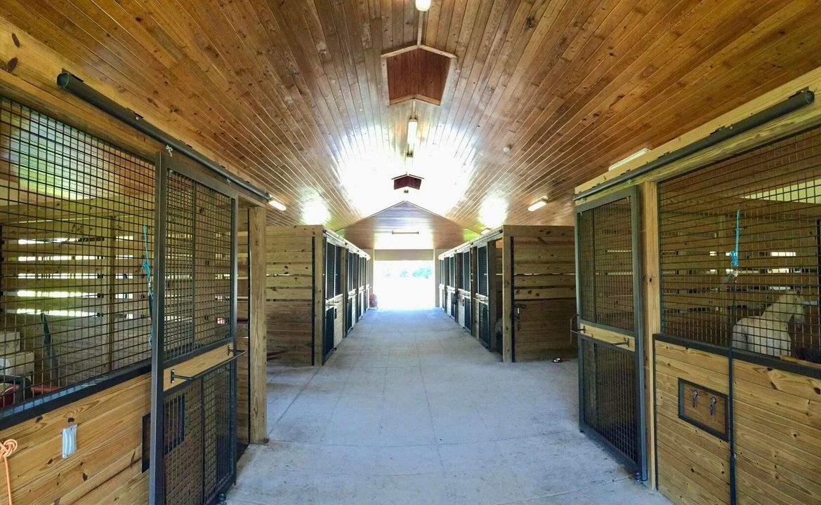 出租: $10,000 (2 贝兹, 1 浴室, 4349 平方英尺)