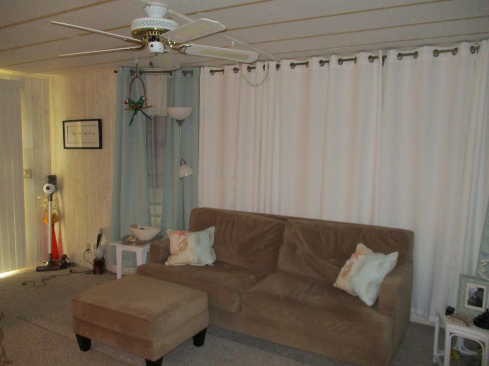 For Rent: $1,800 (2 beds, 2 baths, 1186 Square Feet)