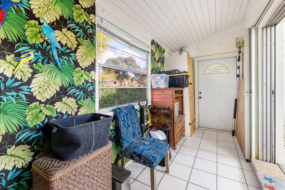 合同活跃: $147,000 (2 贝兹, 2 浴室, 1103 平方英尺)