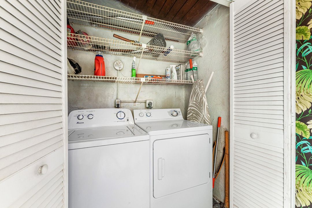 合同活跃: $147,000 (2 贝兹, 2 浴室, 1103 平方英尺)