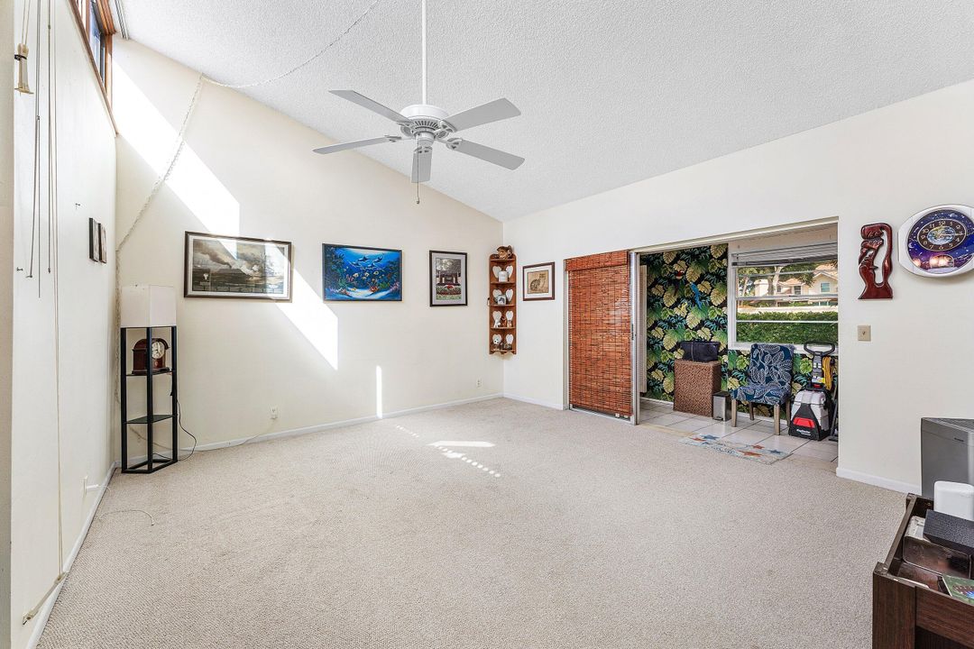 合同活跃: $147,000 (2 贝兹, 2 浴室, 1103 平方英尺)