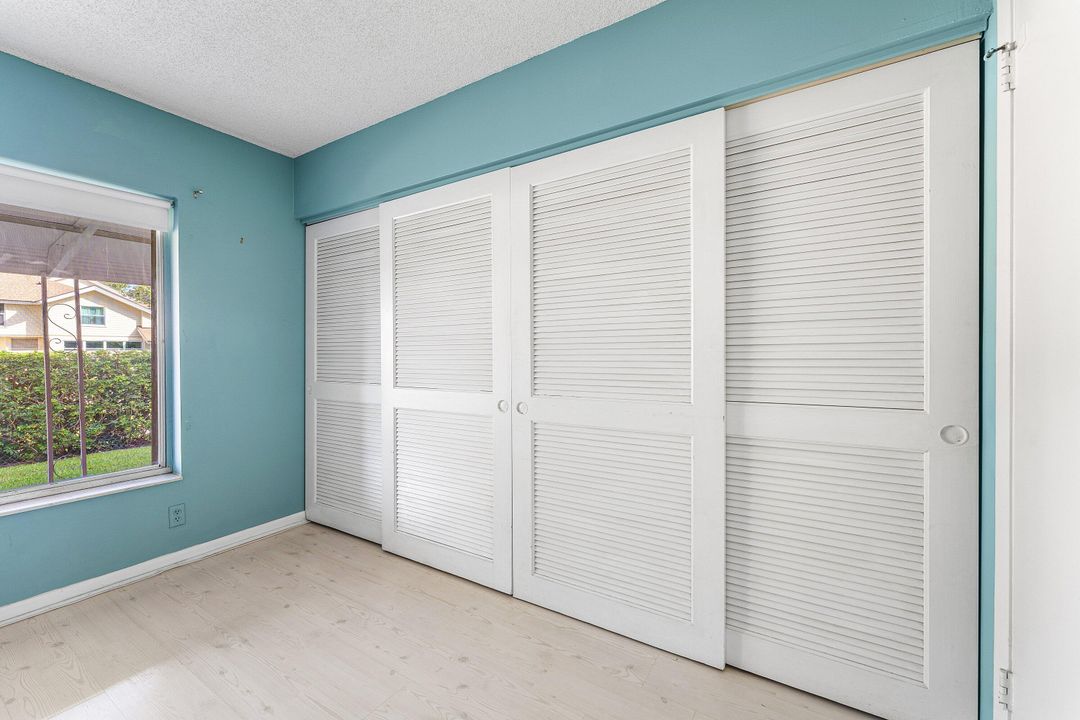 合同活跃: $147,000 (2 贝兹, 2 浴室, 1103 平方英尺)