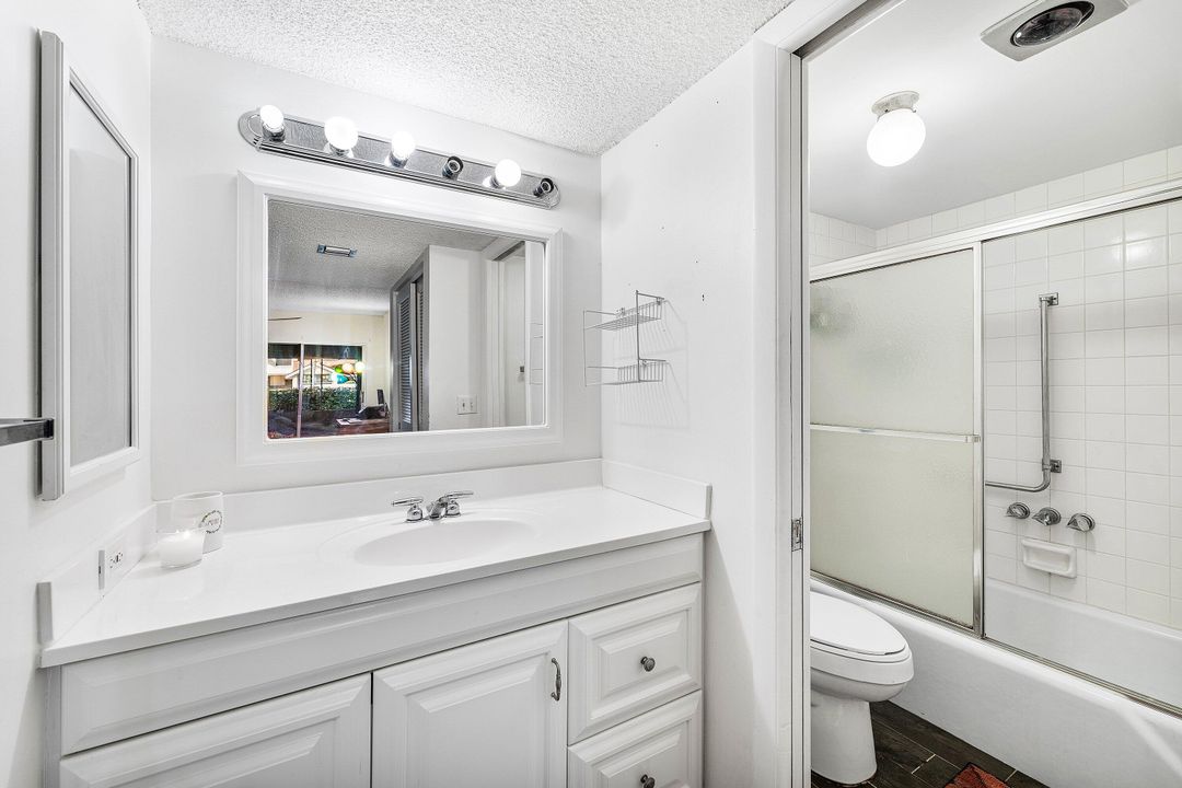 合同活跃: $147,000 (2 贝兹, 2 浴室, 1103 平方英尺)