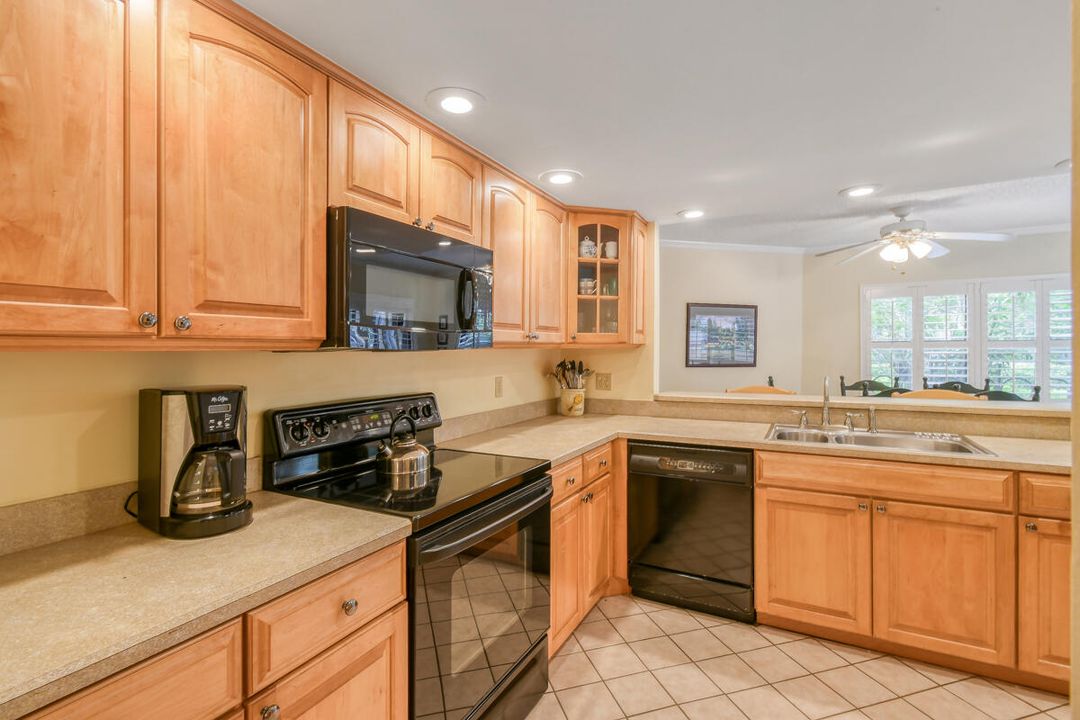 Под контрактом: $3,000 (2 спален, 2 ванн, 1556 Квадратных фут)