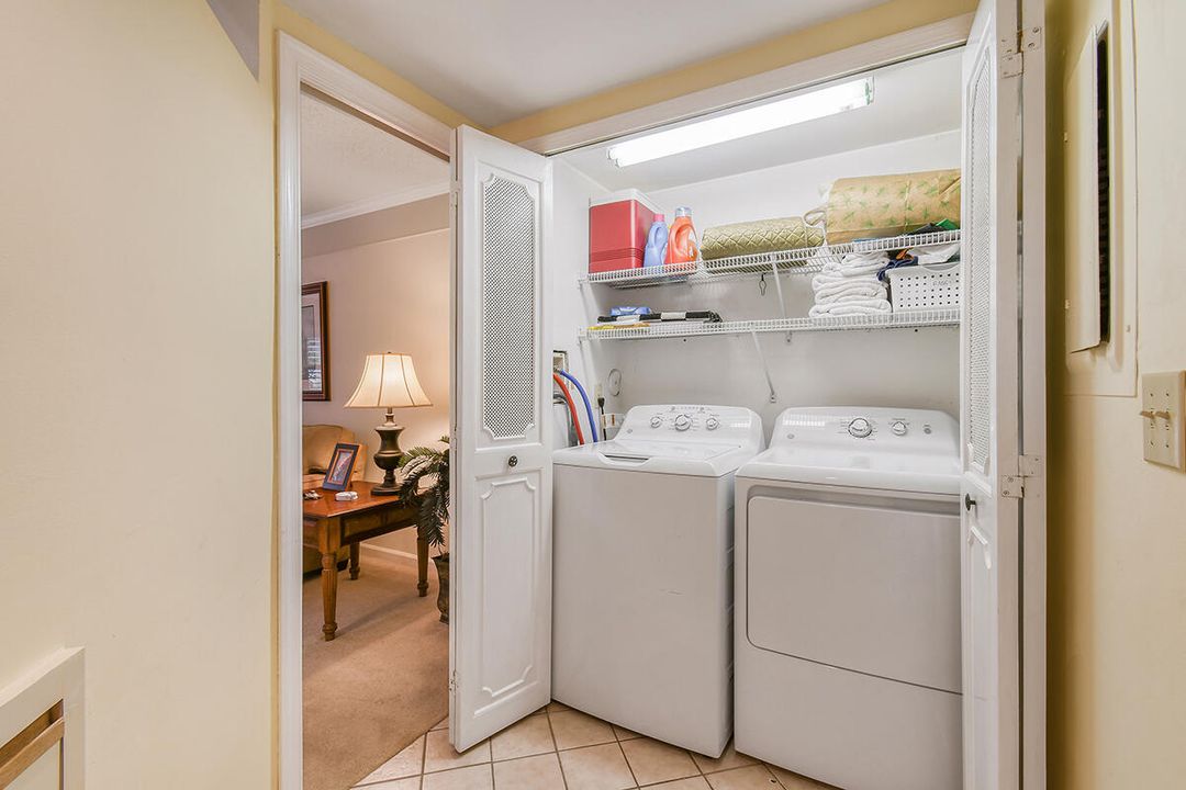 Под контрактом: $3,000 (2 спален, 2 ванн, 1556 Квадратных фут)