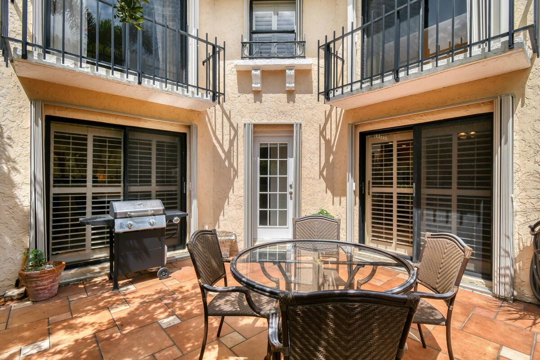 Под контрактом: $3,000 (2 спален, 2 ванн, 1556 Квадратных фут)