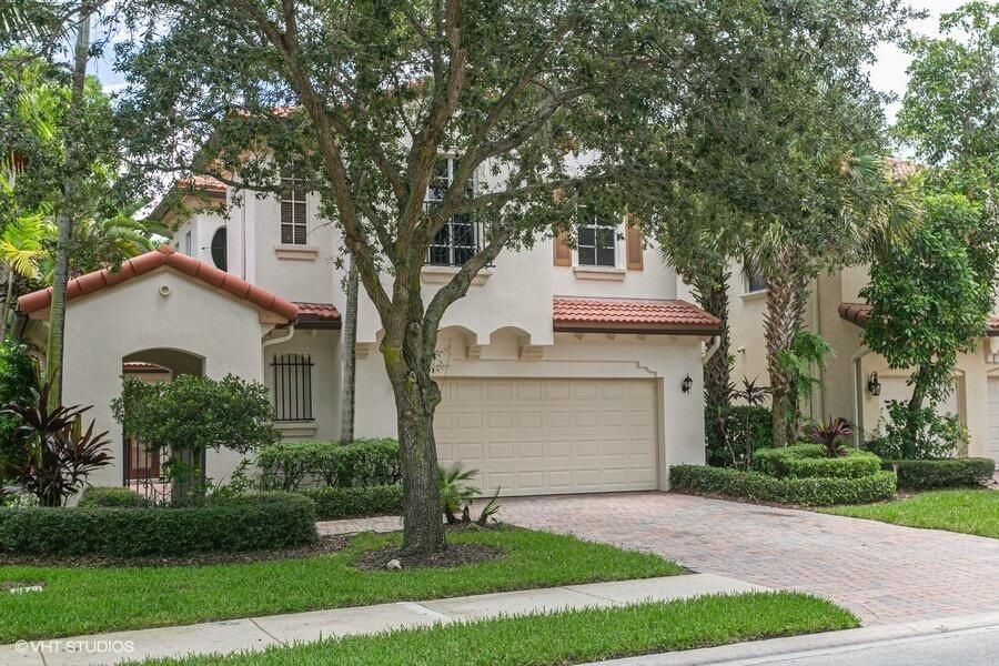 合同活跃: $4,850 (3 贝兹, 2 浴室, 2307 平方英尺)