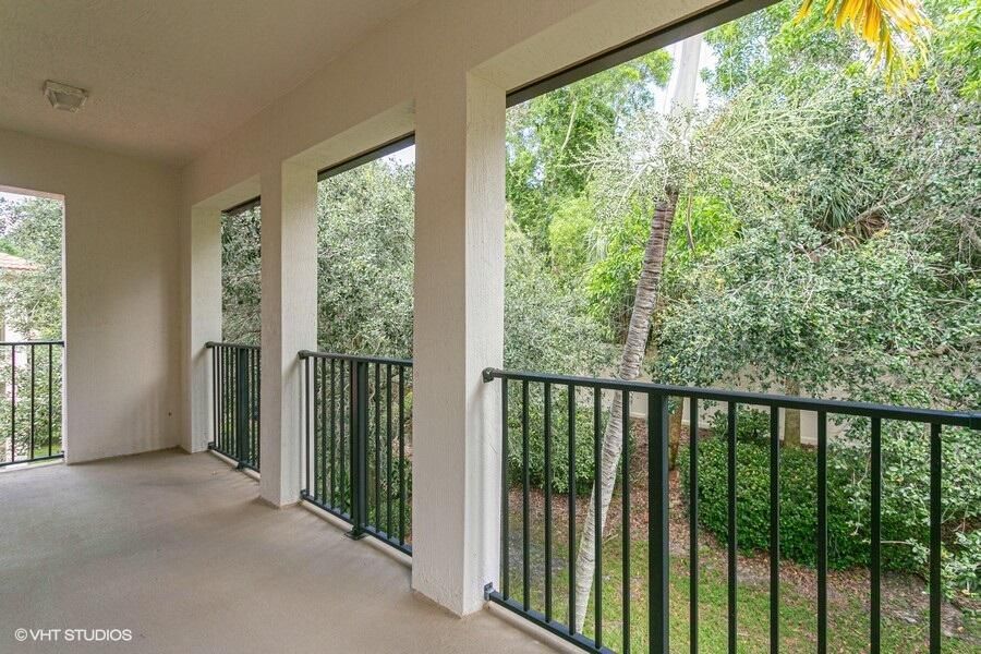 合同活跃: $4,850 (3 贝兹, 2 浴室, 2307 平方英尺)