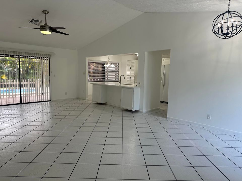 For Rent: $2,700 (3 beds, 2 baths, 1412 Square Feet)
