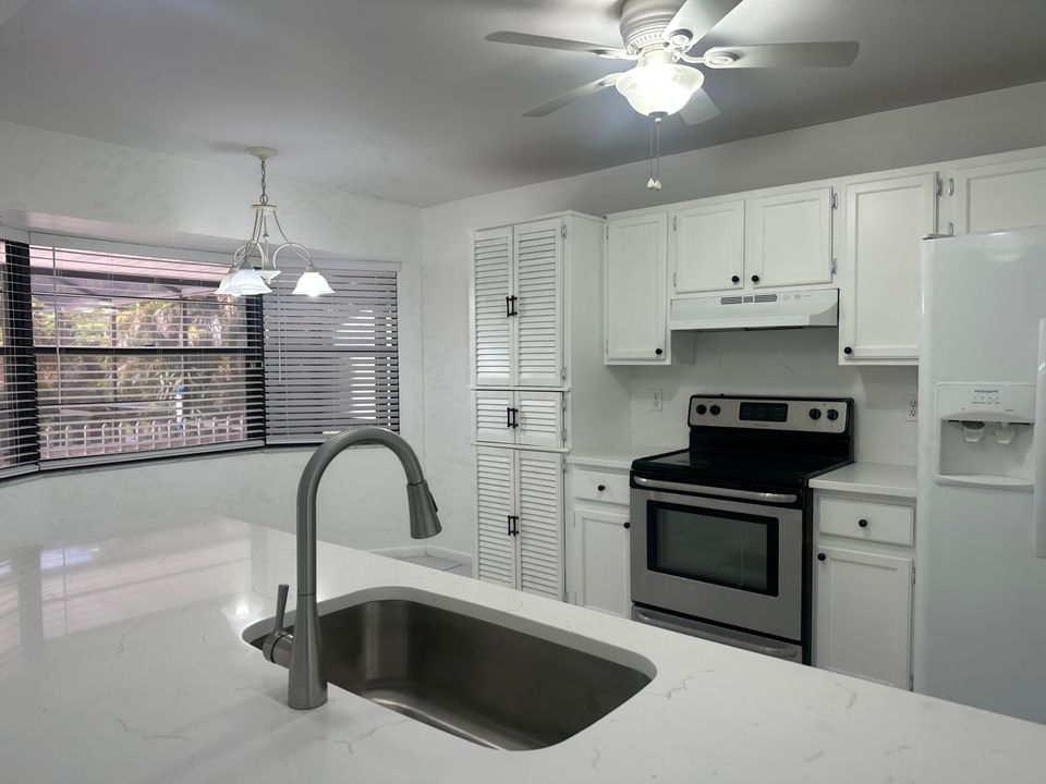 For Rent: $2,700 (3 beds, 2 baths, 1412 Square Feet)
