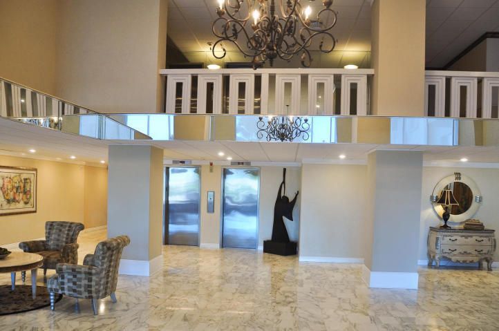 For Sale: $425,000 (1 beds, 1 baths, 1008 Square Feet)