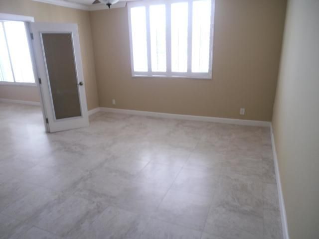 For Sale: $425,000 (1 beds, 1 baths, 1008 Square Feet)