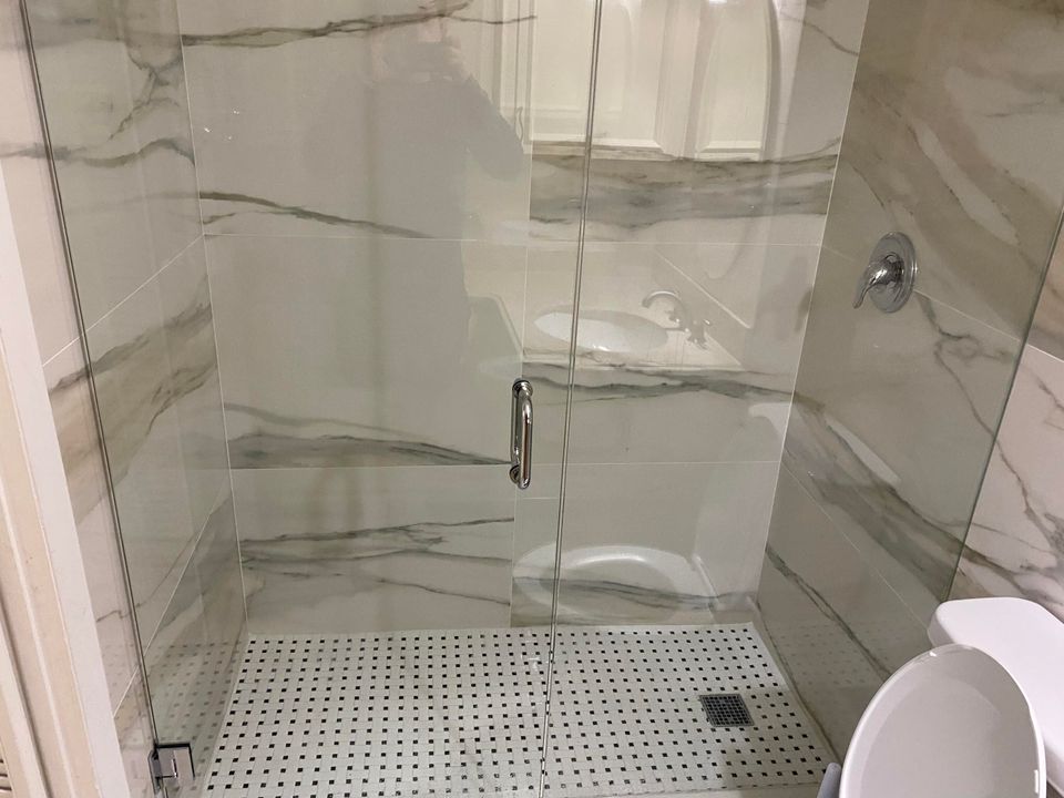 For Sale: $425,000 (1 beds, 1 baths, 1008 Square Feet)