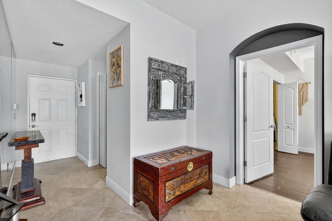 For Sale: $379,900 (2 beds, 2 baths, 1345 Square Feet)