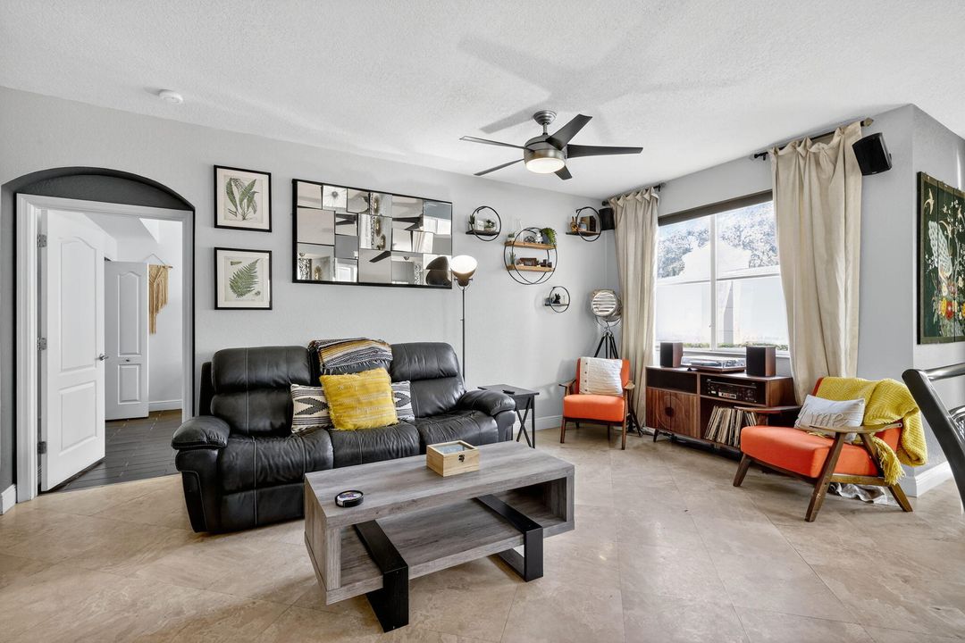 For Sale: $379,900 (2 beds, 2 baths, 1345 Square Feet)