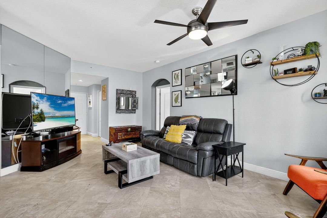 For Sale: $379,900 (2 beds, 2 baths, 1345 Square Feet)