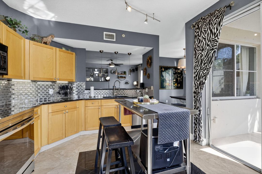 For Sale: $379,900 (2 beds, 2 baths, 1345 Square Feet)