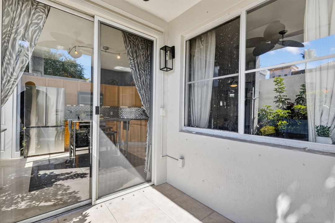 For Sale: $379,900 (2 beds, 2 baths, 1345 Square Feet)