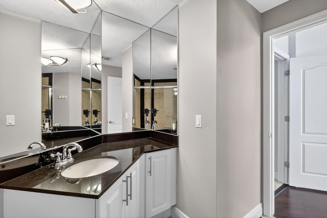 For Sale: $379,900 (2 beds, 2 baths, 1345 Square Feet)