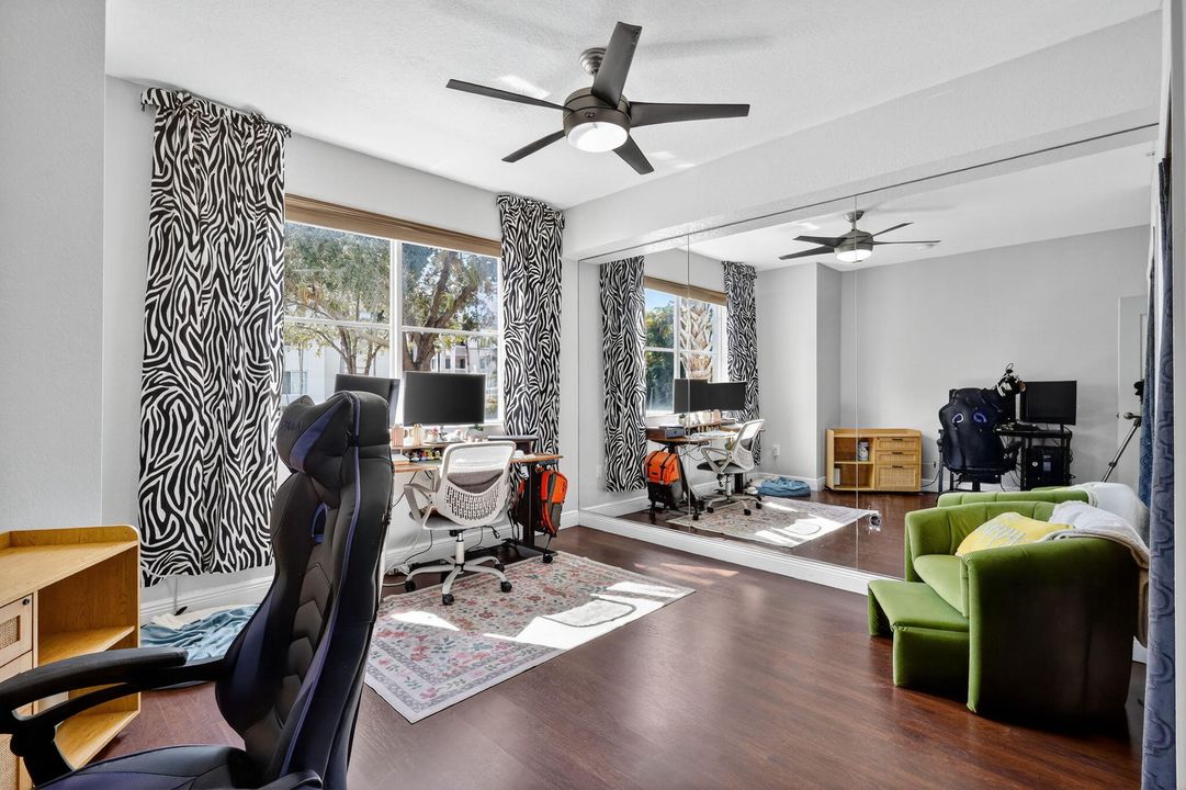 For Sale: $379,900 (2 beds, 2 baths, 1345 Square Feet)