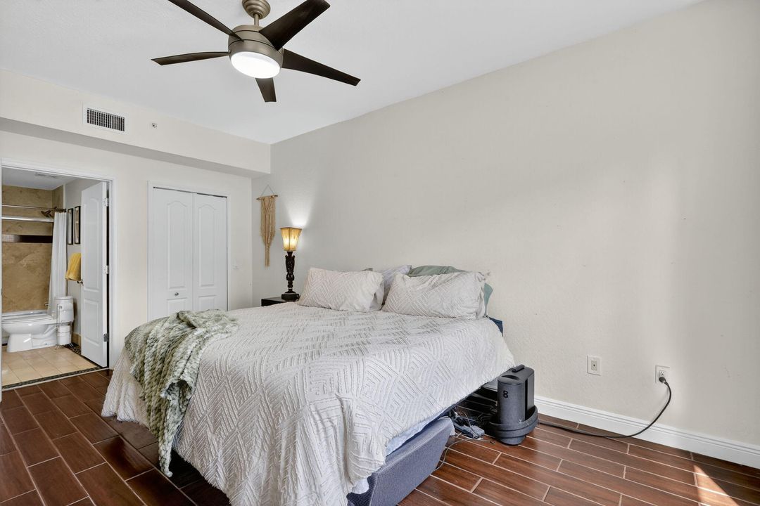 For Sale: $379,900 (2 beds, 2 baths, 1345 Square Feet)