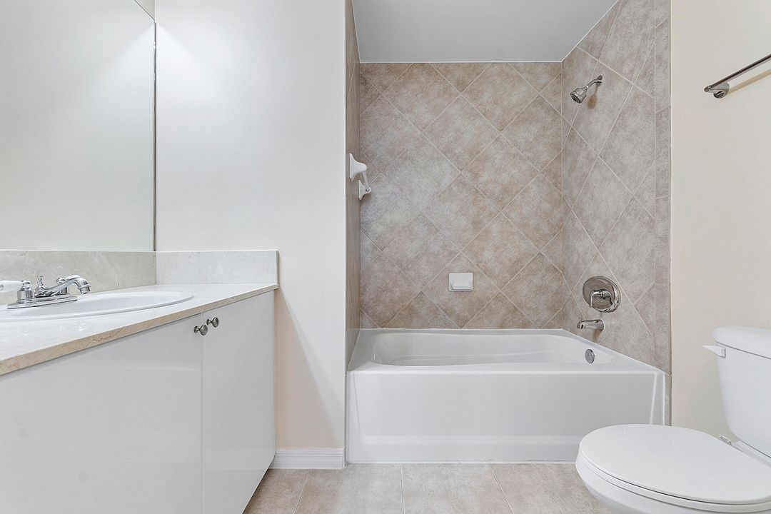 Active With Contract: $4,000 (2 beds, 2 baths, 1058 Square Feet)