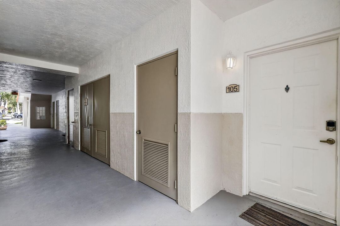 For Sale: $379,900 (2 beds, 2 baths, 1345 Square Feet)